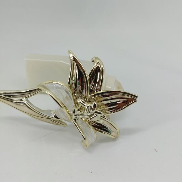 Bath & Body Works Lily Wallflower Fragrance Diffuser Plug - Picture 10 of 12